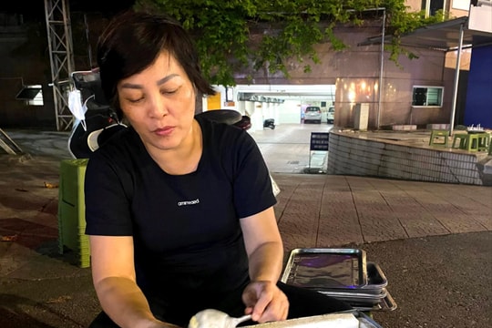 Quán chè bưởi hơn 30 năm ở TP Hải Dương, mỗi tối bán hàng trăm cốc