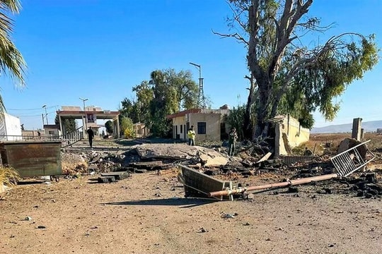 Israel tấn công cửa khẩu biên giới Liban-Syria