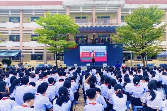Hội phụ huynh lớp 8 dự chi hơn 21 triệu cho 1 tiết mục văn nghệ