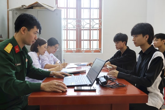 Những thanh niên Hải Dương tình nguyện nhập ngũ