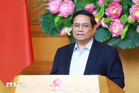 Thủ tướng lên đường tham dự các hội nghị GMS, ACMECS và CLMV tại Trung Quốc