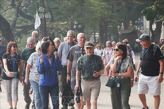 Hơn 14,1 triệu lượt khách quốc tế đến Việt Nam trong 10 tháng năm 2024
