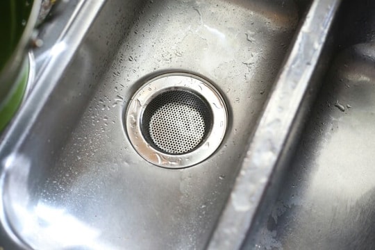Cách tẩy rửa bồn rửa bát trắng bóng như mới