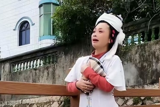 Đổi đời nhờ nghề khóc thuê