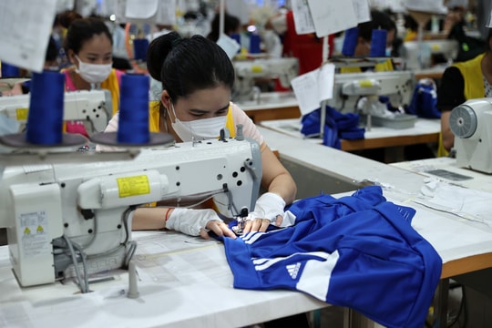 Người lao động đóng bảo hiểm xã hội 35 năm nhưng chưa đủ tuổi hưu cần làm gì?