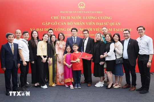 Chủ tịch nước Lương Cường thăm Đại sứ quán và cộng đồng người Việt Nam tại Chile