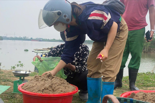 Mùa ruốc sông ở Thanh Hà