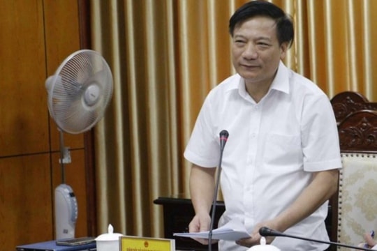 Nguyên Giám đốc Sở Giáo dục và Đào tạo tỉnh Thái Bình Nguyễn Viết Hiển bị cách chức tất cả các chức vụ trong Đảng