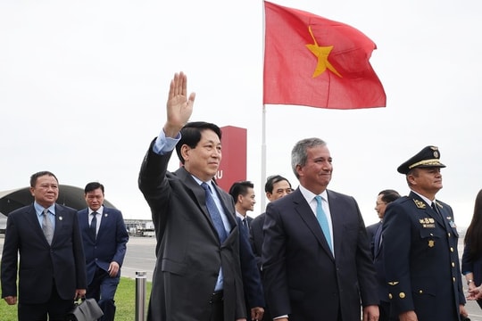 Chủ tịch nước bắt đầu chuyến thăm chính thức Peru và dự Tuần lễ Cấp cao APEC