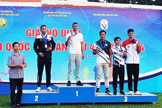Vận động viên Nguyễn Văn Huệ giành huy chương vàng Giải vô địch điền kinh quốc gia