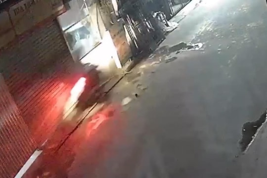 Phóng xe máy tốc độ cao đâm vào cột điện ở xã An Bình (Nam Sách), 1 người  chết