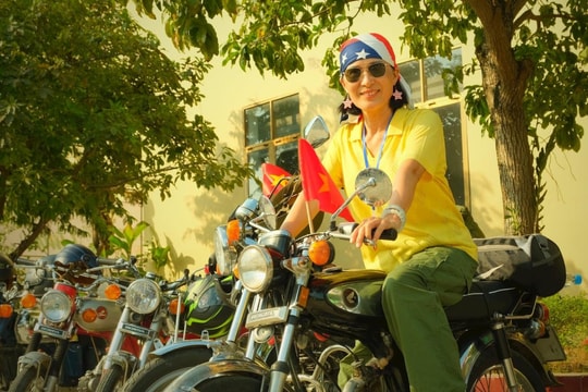 Mãn nhãn màn khoe cá tính của hơn 300 xe Honda 67 trên đường phố Hải Dương