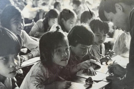 Hầm sâu bục giảng một thời