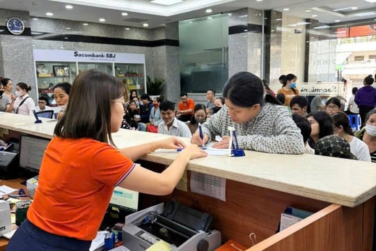 Tập trung đông tại trụ sở Sacombank Hải Dương cập nhật sinh trắc học tài khoản