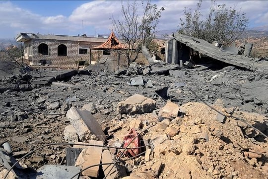 Cảnh tượng hoang tàn sau cuộc dội bom đồng loạt của Israel xuống Gaza, Liban