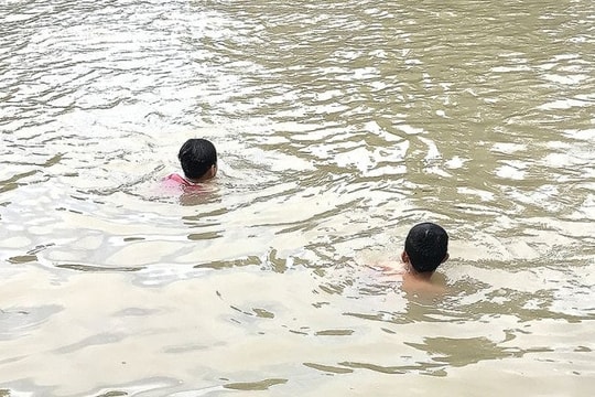 Đi tắm sông, 5 học sinh ở Phú Thọ mất tích