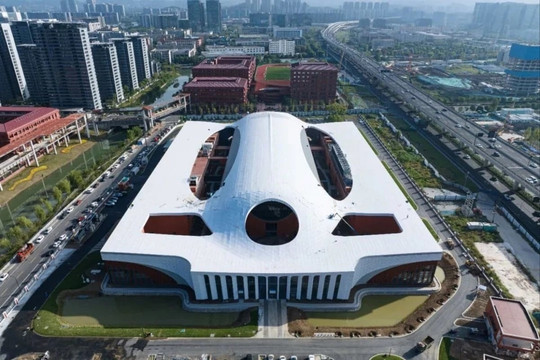 Trung Quốc khởi động máy siêu trọng lực có thể 'nén' thời gian và không gian