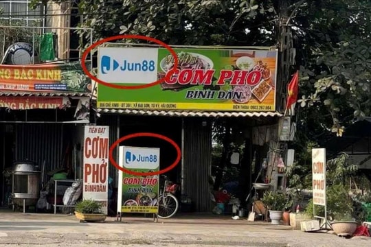 Quảng cáo cờ bạc trên biển quán cơm phở ở xã Đại Sơn (Tứ Kỳ)
