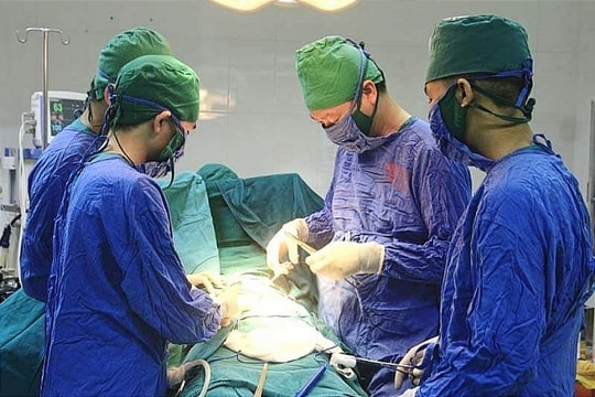 Cụ ông ở Tứ Kỳ phải cắt một phần tá tràng vì hóc xương cá