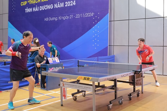 Hơn 150 vận động viên tranh Giải bóng bàn, cầu lông cán bộ lãnh đạo, quản lý