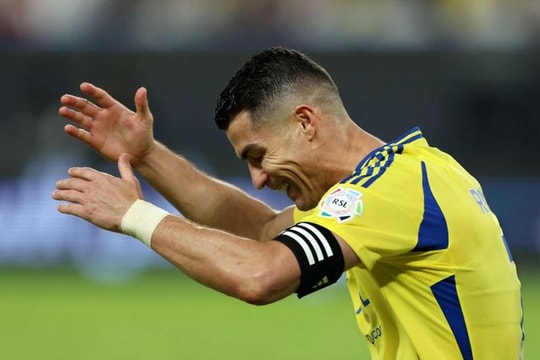 Ronaldo ghi bàn, Al Nassr vẫn thua ngược đội mới lên hạng