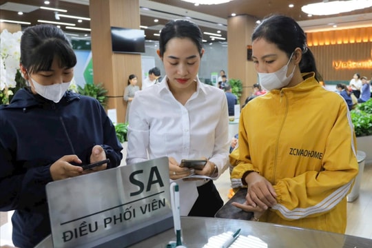 Hàng nghìn khách hàng Vietcombank Hải Dương cập nhật sinh trắc học tài khoản