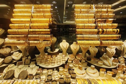 Giá vàng SJC và nhẫn trơn quay đầu giảm theo giá thế giới