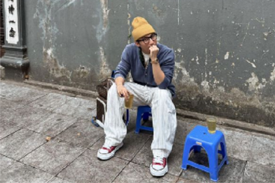 Quán trà đá Sơn Tùng M-TP ngồi bỗng 'sốt xình xịch', dân mạng đua nhau tìm đến