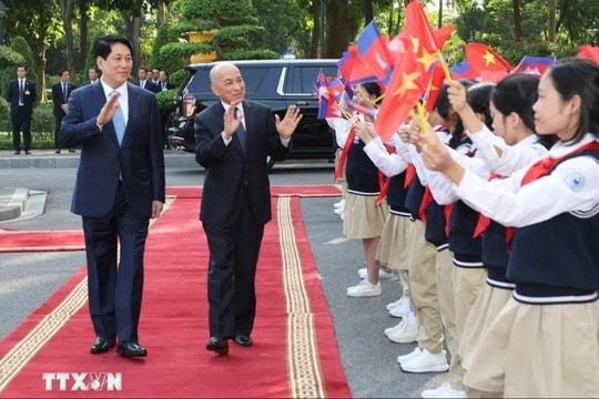 Chủ tịch nước Lương Cường chủ trì lễ đón Quốc vương Campuchia Norodom Sihamoni