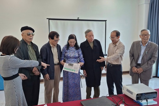 Báo Hải Dương gặp mặt cán bộ hưu trí nhân kỷ niệm 63 năm ra số đầu