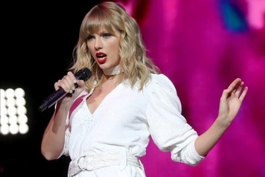 Billboard xin lỗi Taylor Swift
