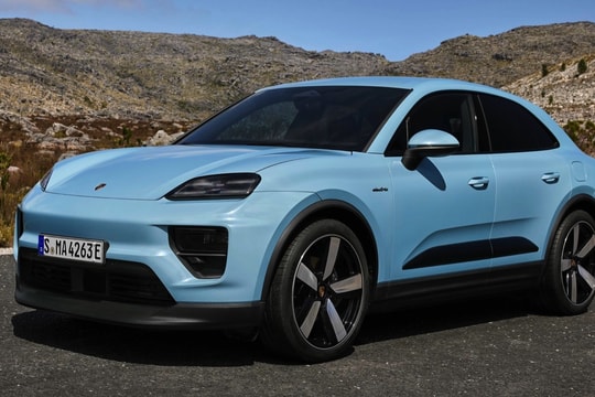 Triệu hồi xe điện Porsche Macan Electric vì đèn pha quá sáng so với quy định