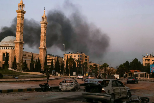 Máy bay Nga và Syria tăng cường không kích phiến quân