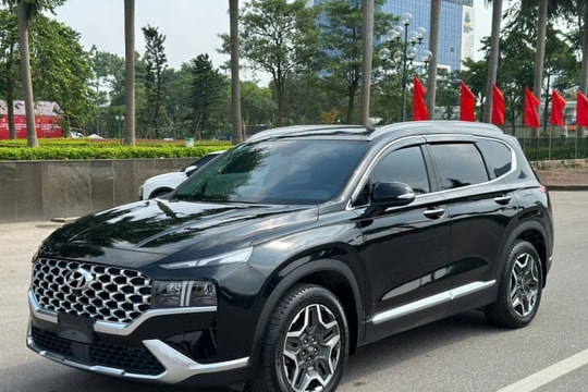 Hyundai Santa Fe máy dầu cũ gây sốt