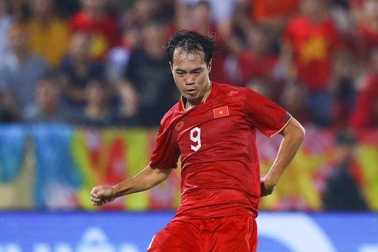 Huấn luyện viên Kim Sang-sik gọi thêm 3 cầu thủ lên đội tuyển Việt Nam trước AFF Cup 2024