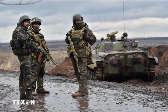 Ukraine đề nghị phương Tây viện trợ kỷ lục để tiếp tục chiến dịch quân sự