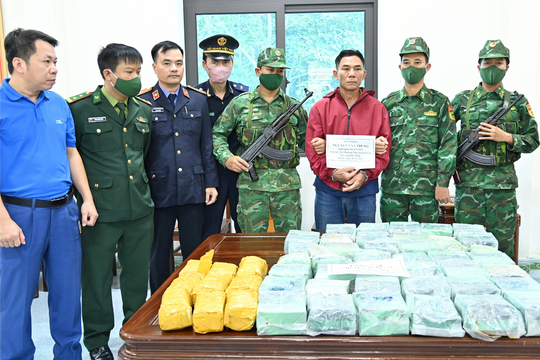 Bị bắt vì vận chuyển thuê 52 kg ma túy lấy 200 triệu đồng