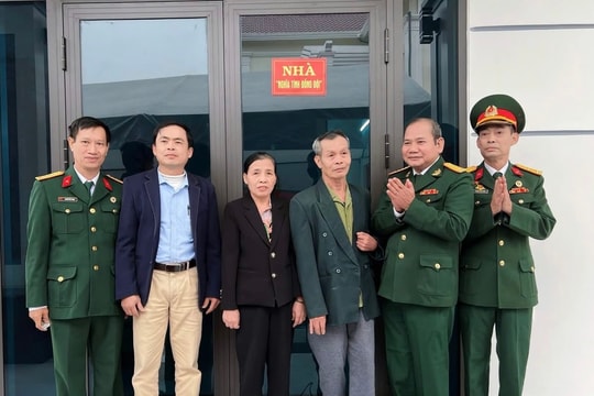 Kim Thành trao 'Nhà nghĩa tình đồng đội' cho cựu chiến binh mắc bệnh hiểm nghèo