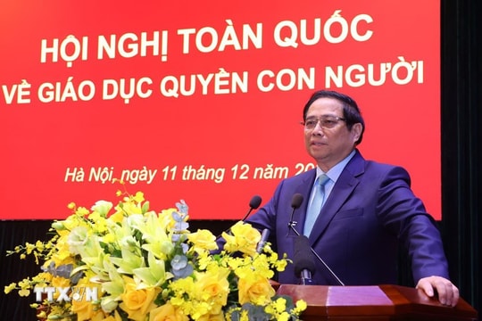Bảo vệ quyền con người là làm cho mỗi người dân ngày càng ấm no và hạnh phúc