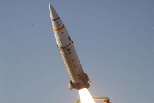 Moskva dọa trả đũa sau khi Ukraine lại dùng tên lửa ATACMS tấn công sân bay Nga