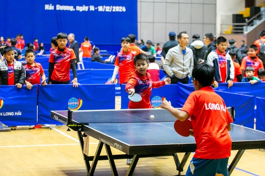 Hơn 200 cây vợt nhí tranh Cúp bóng bàn 'Thạch rau câu Long Hải'