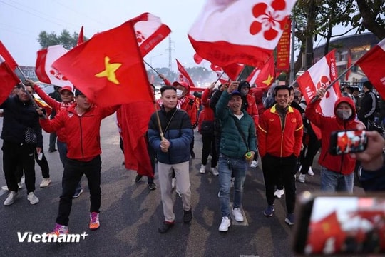 Sân Việt Trì 'rực lửa' tiếp sức đội tuyển Việt Nam quyết đấu Indonesia