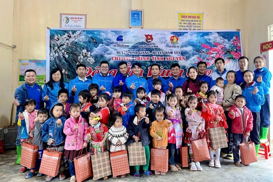 Tuổi trẻ Ninh Giang mang 'Đông ấm vùng cao' đến tỉnh Tuyên Quang