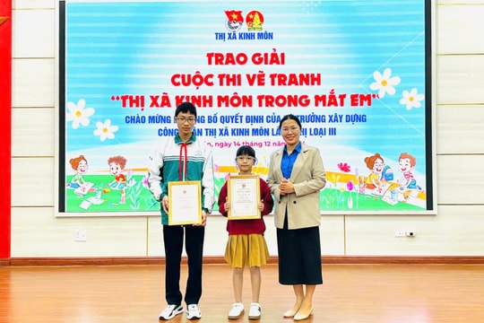 Hai thiếu nhi giành giải nhất Cuộc thi vẽ tranh 'Thị xã Kinh Môn trong mắt em'