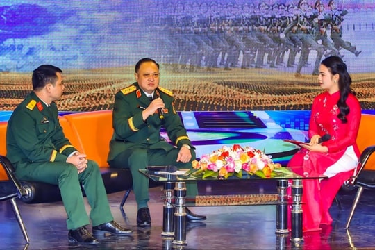 Anh hùng lực lượng vũ trang nhân dân Hà Minh Thám giao lưu “Sáng mãi phẩm chất bộ đội Cụ Hồ”