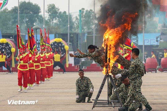 Mãn nhãn màn tổng duyệt Lễ khai mạc Triển lãm Quốc phòng quốc tế Việt Nam 2024