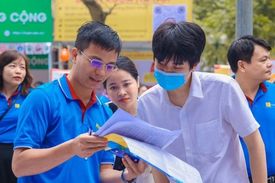 Nhiều trường đại học tiếp tục xét tuyển học bạ năm 2025