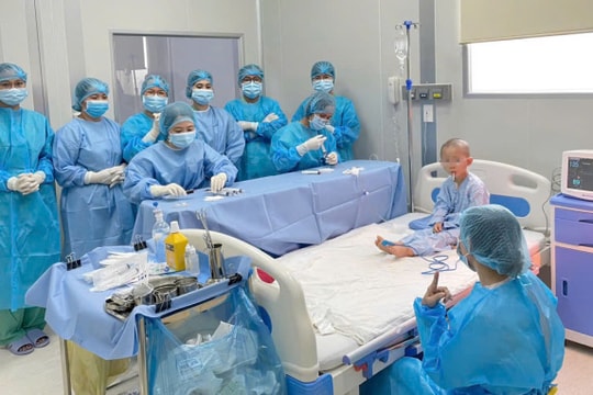 2 em bé ở Đà Nẵng và Quảng Trị hồi sinh nhờ ghép tủy từ anh trai