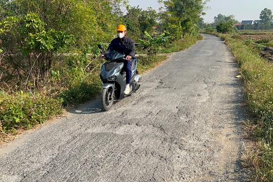 Tuyến đường nối giữa thôn Bùi Xá và thôn Đại Đồng ở Thanh Miện xuống cấp