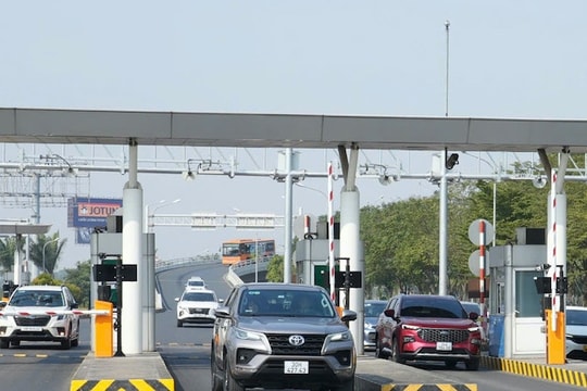 Sân bay Nội Bài thu phí không dừng tất cả các làn: Tài xế lưu ý gì?